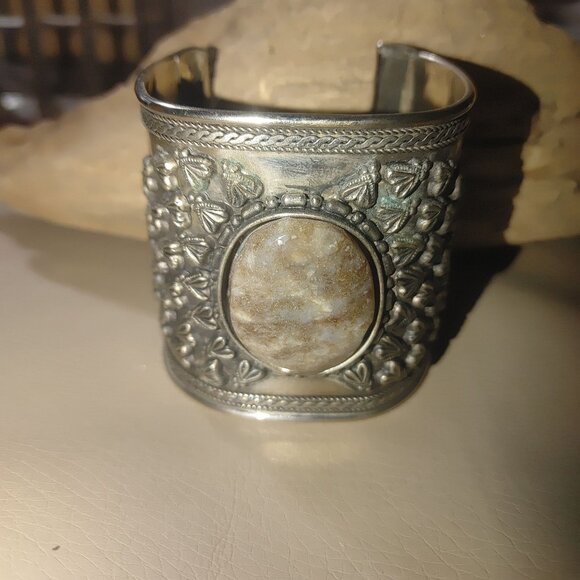 Handcrafted Silver Cuff Bracelet Intricate Floral Design Stone Natural Accent - Picture 7 of 10
